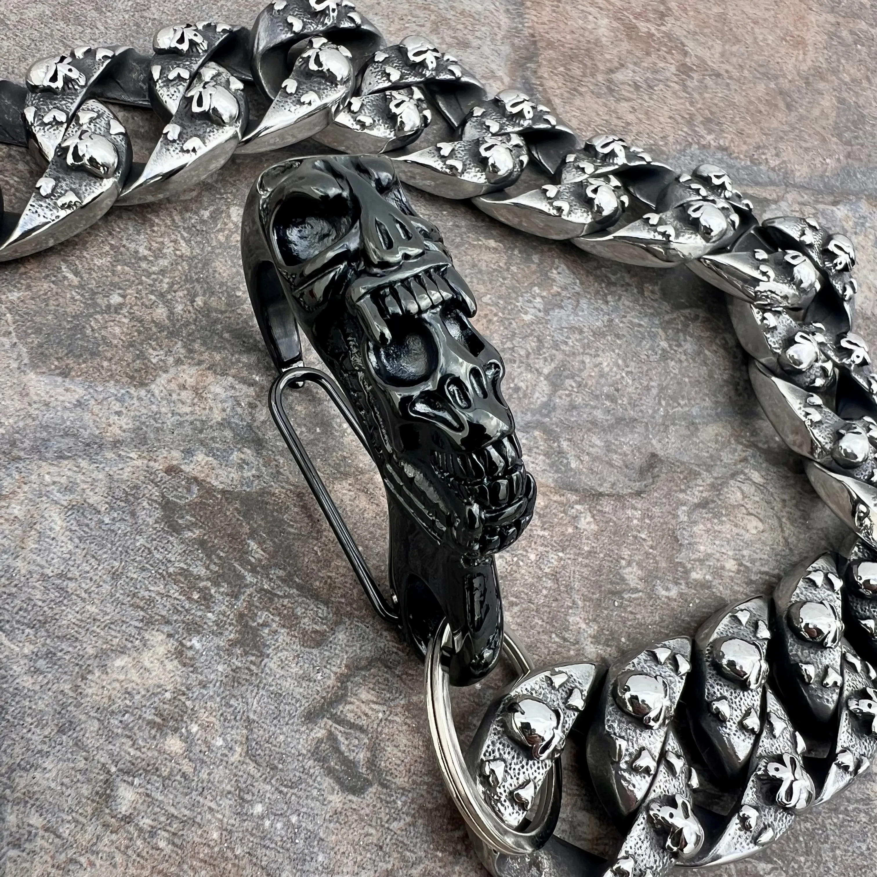 Huge Skull and Crossbone Wallet Chain - W/ Black Scream Clasp - WC50